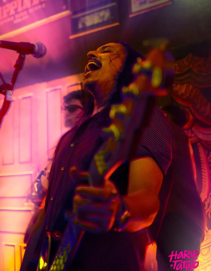 Live on stage with Harip Tatwo
